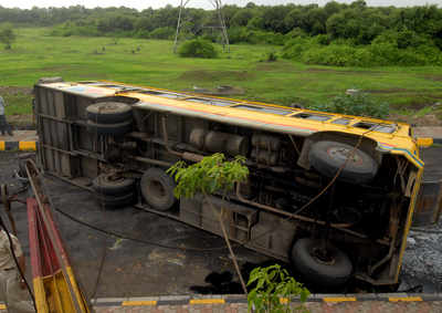 Kolkata: Six dead, 25 injured after speeding bus turns turtle