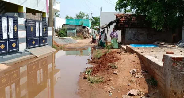 Over 250 families from Dharmapuri village threaten to boycott poll over lack of basic facilities