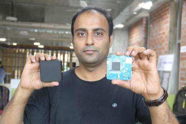Device helps local stores stave off e-commerce sites