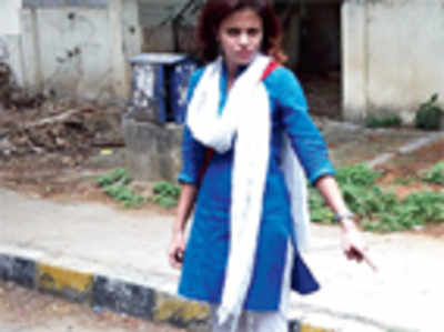 Woman mugged in broad daylight in Koramangala