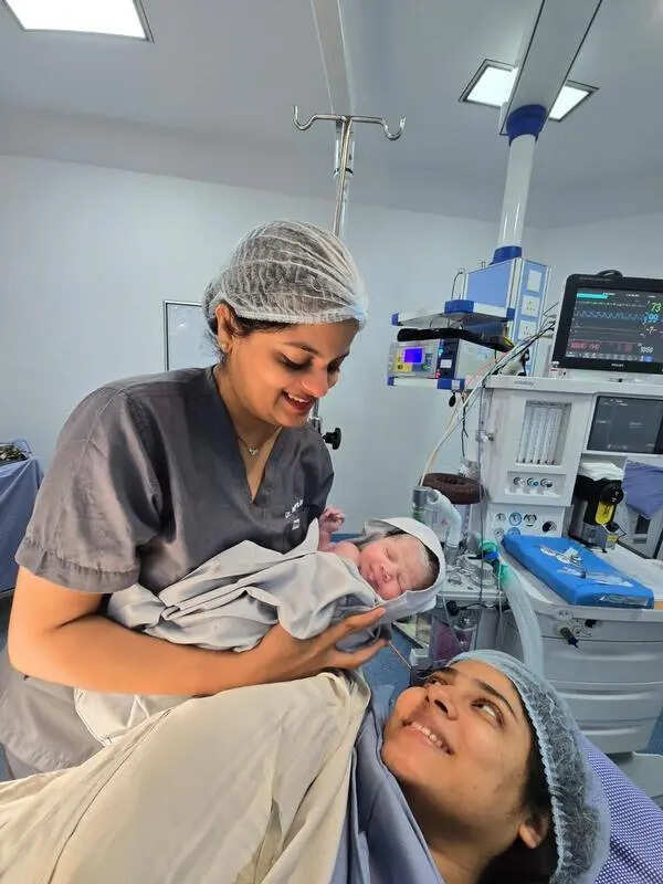 Another milestone: Double-amputee doc becomes mom after high-risk pregnancy
