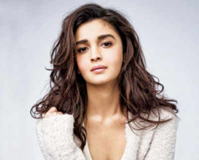 After holidaying in London, Alia Bhatt goes to Dubai