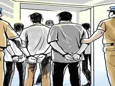 Drugs racket: 10 including students held