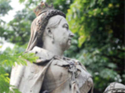 Kannada activists want Victoria statue moved out