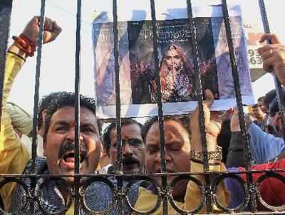 Padmaavat row: Pakistan censor board clears Sanjay Leela Bhansali's film without any cuts;patrons in Gujarat, Rajasthan, Madhya Pradesh, Goa can't see film