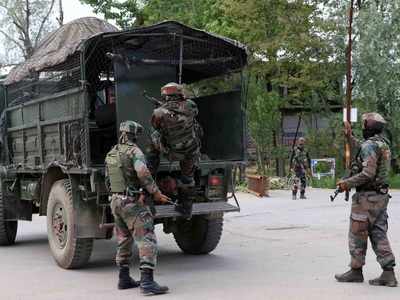 J&K: Top Hizbul commander trapped in an encounter; mobile internet suspended in Kashmir