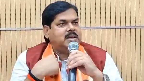 Minister opens grievance centres at BSEB
