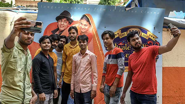 An SRK film that's drawing crowds even 27 years later