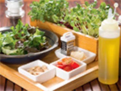 BM SAVEUR: Live micro-green salad