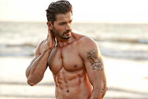 Mrunal Jain looks hot wearing nothing but towel, see pic