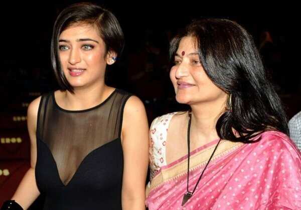 Akshara attracted to different and dark roles