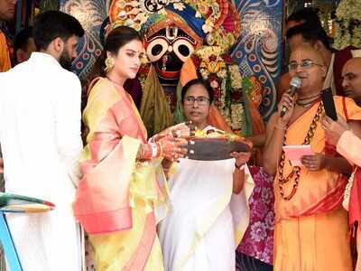 Trinamool Congress MP Nusrat Jahan attends ISKCON Rath Yatra, calls for unity