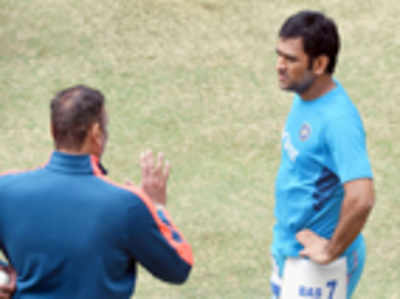 Dhoni is the best ever captain, bowlers doing well under coach Arun: Shastri