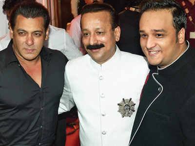 A glimpse at Baba Siddiqui's star-studded iftaar party