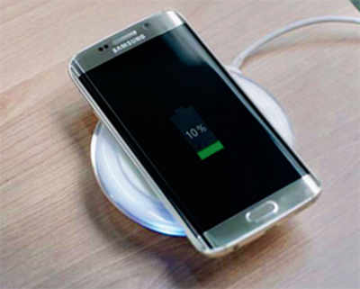 Galaxy S7: Leak reveals waterproofing, wireless charging