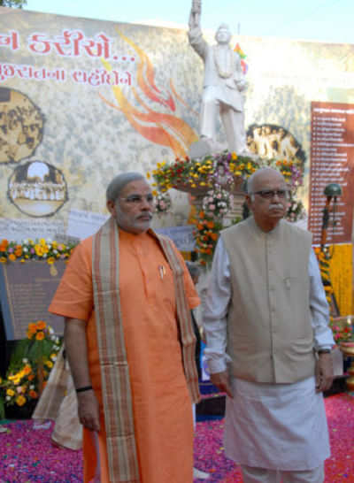 Advani praises Modi at Bhopal rally