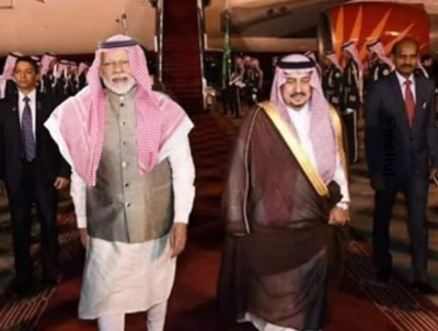 Fake news alert: Doctored image of PM Narendra Modi wearing Arab headgear goes viral