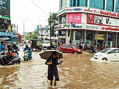 Seven fishermen missing, at least two dead as monsoon rain intensifies in Kerala