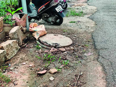 Stagnant water and exposed cables raise concerns in ITI Layout