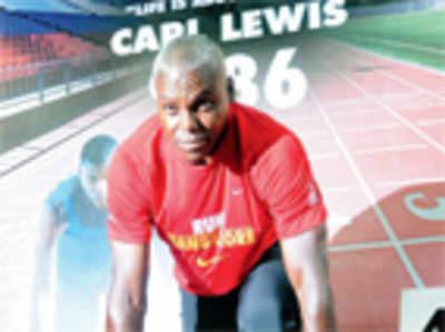 Carl Lewis gives World 10k the thumbs up