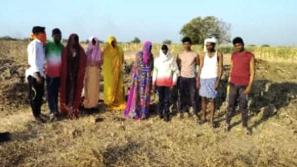 Draped in sarees, men pose as women to claim MGNREGA benefits in Karnataka village