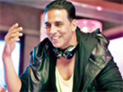 Akshay Kumar's champagne shower for Lisa Haydon