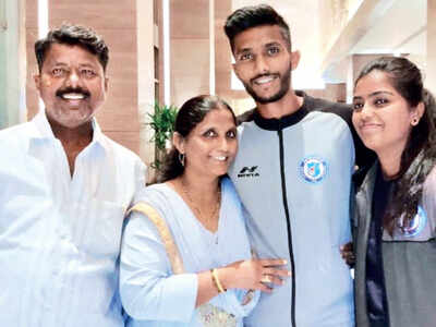 Mumbai football star laces up for his city