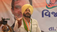 Sidhu mocks PM Modi over Yoga, PMJDY 