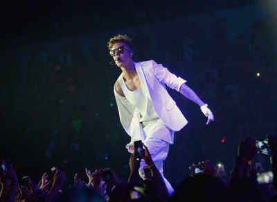 I'm a poetic genius: Justin Bieber