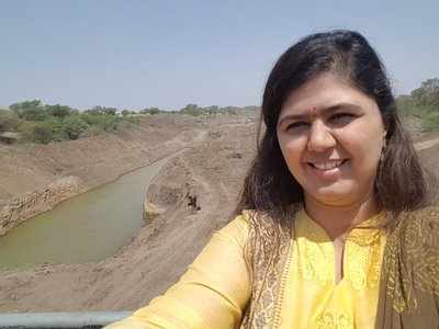 Clicked selfie to laud local work, Maharashtra minister says
