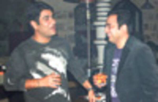 Sharad Arora's suprise b'day bash