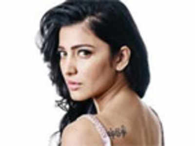 Abbas-Mustan tailor script for Shruti Haasan