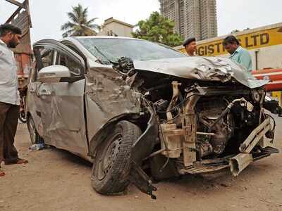 Road accident in Sewri-Wadala leaves teenager dead, his mother and sister injured