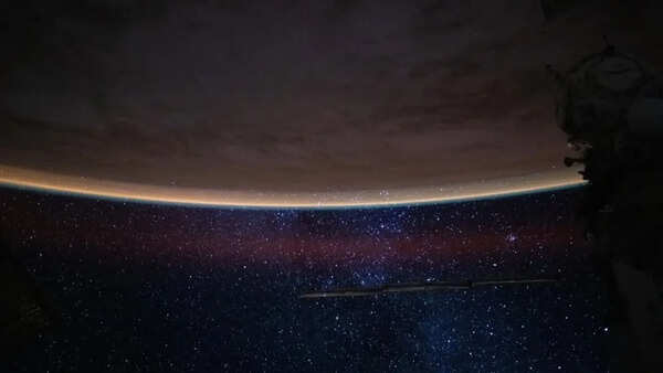 Nasa shares stellar image of faint airglow in Earth's atmosphere