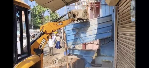 Ganjam administration evicts illegal encroachments to reclaim public spaces
