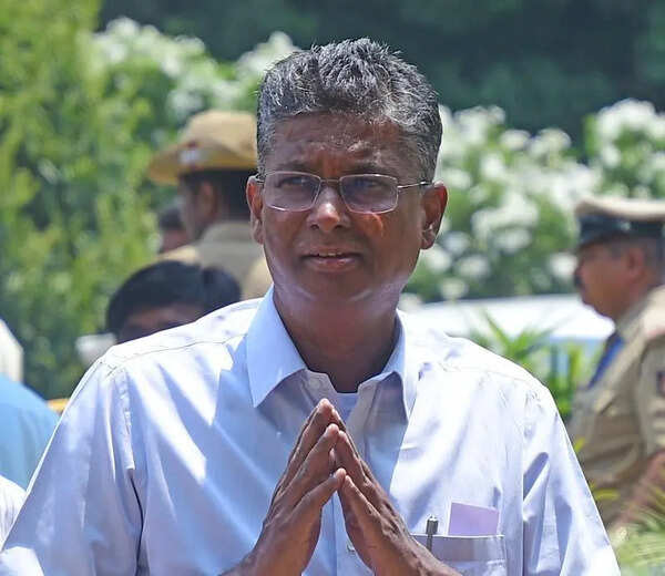 Jarkiholi rises to the top, eyes taking over Siddaramaiah’s Ahinda mantle