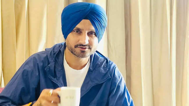 Indo-Pak cricket shouldn't happen when relations between the countries aren't good: Harbhajan Singh