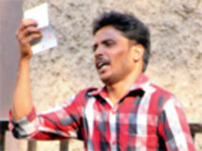 IPL Black Ticket Sting: Cop caught in the act
