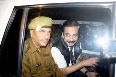 Unable to pay Rs 10,000 crore for Roy's release: Sahara to SC