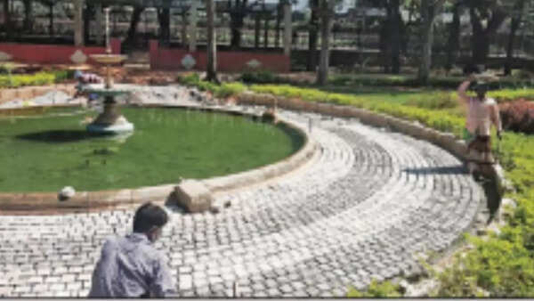 Bengaluru: Walkers oppose landscaping work at Cubbon Park