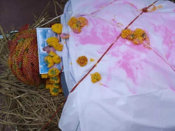 Dungarpur family cremates effigy of Covid patient who died in Kuwait