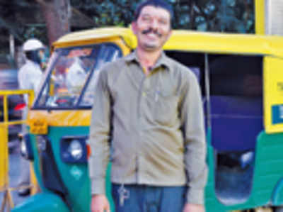 Auto driver returns Macbook to owner
