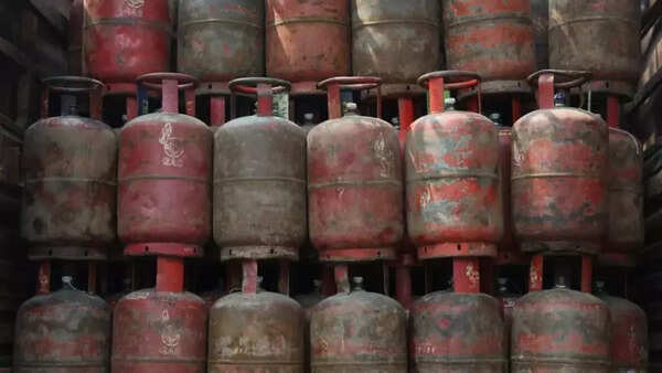 Shubhmangal ‘savdhan’: Commercial LPG curbs hit Madhya Pradesh weddings, caterers trim menus