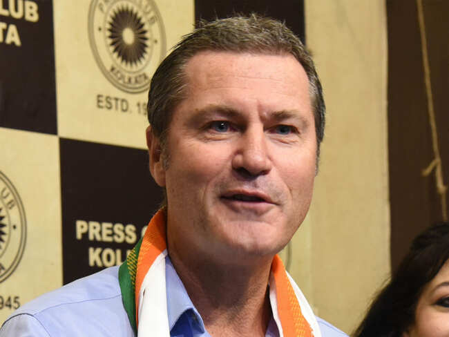 For umpires, Day/Night Test is like managing five back-to-back D/N ODIs: Taufel
