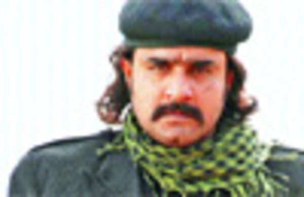 Skirkanth tries to pull off the Guevara look