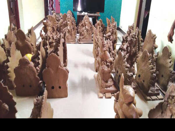 Goa: Young Quepem duo battles odds to keep Ganesh idol art alive