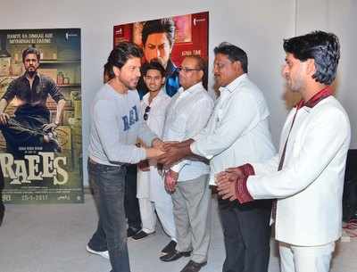 Raees: When Shah Rukh Khan met Raees in Mumbai