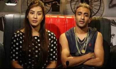 Bigg Boss 11: Akash Dadlani forcefully kisses Shilpa Shinde, Twitterati ask for his immediate eviction