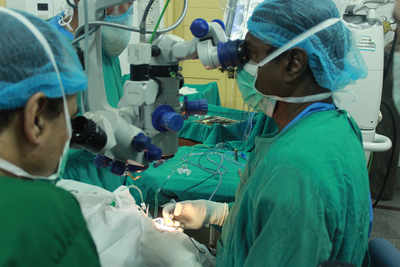Mumbai docs treat pellet injuries in Kashmir