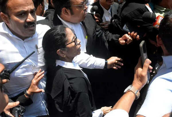 BCI seeks details of Mamata’s legal practice status